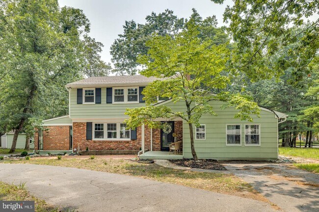 Building Photo - 496 Tuckerton Rd