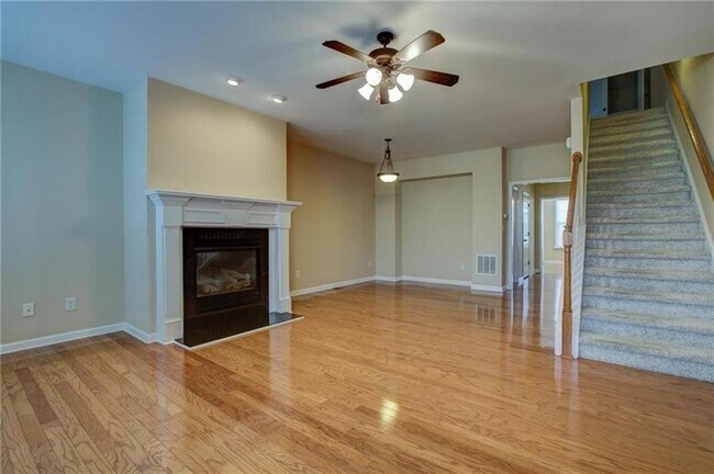 Building Photo - 4424 Grove Field Park NW