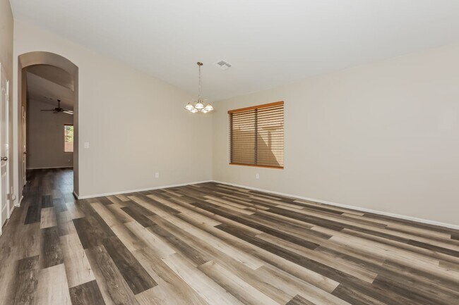 Foto del edificio - 4319 E Amarillo Dr