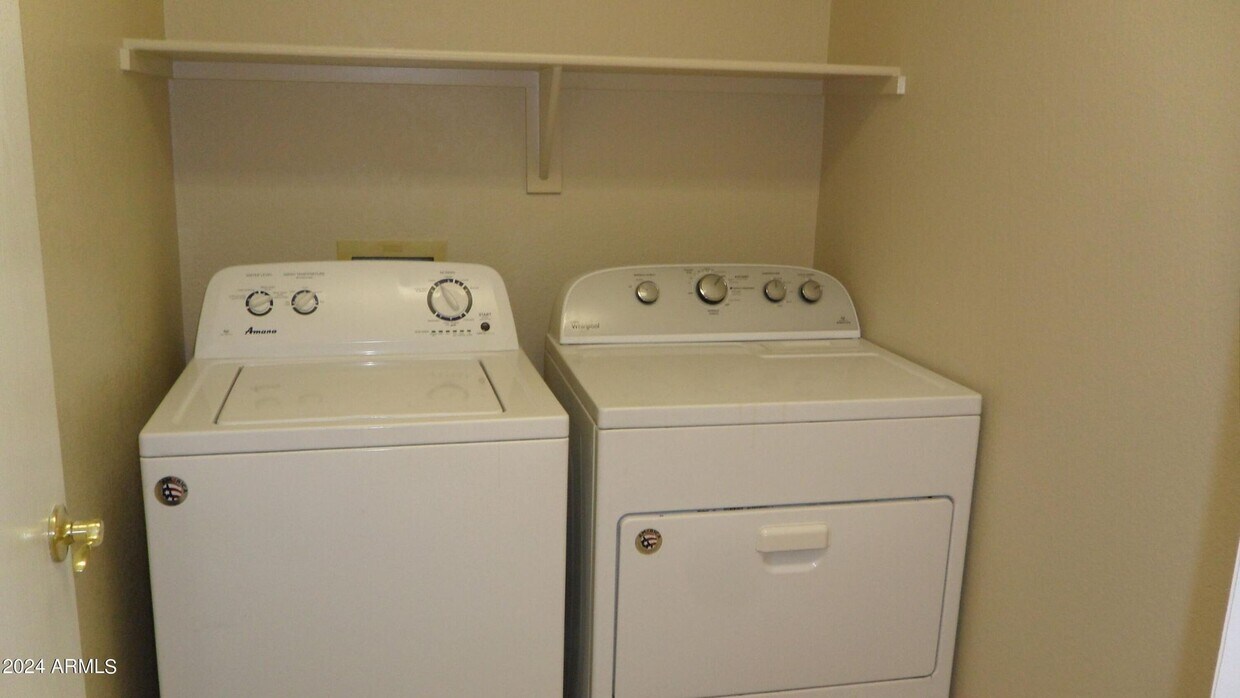 Building Photo - Move In Ready 3 Bedroom in Sweetwater! All...