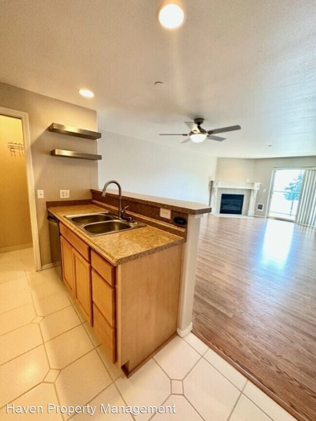 Building Photo - 2 br, 1 bath House - 15330 Sunwood Blvd #E303