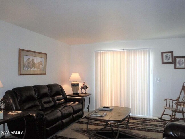 Foto del edificio - 540 S West Rd