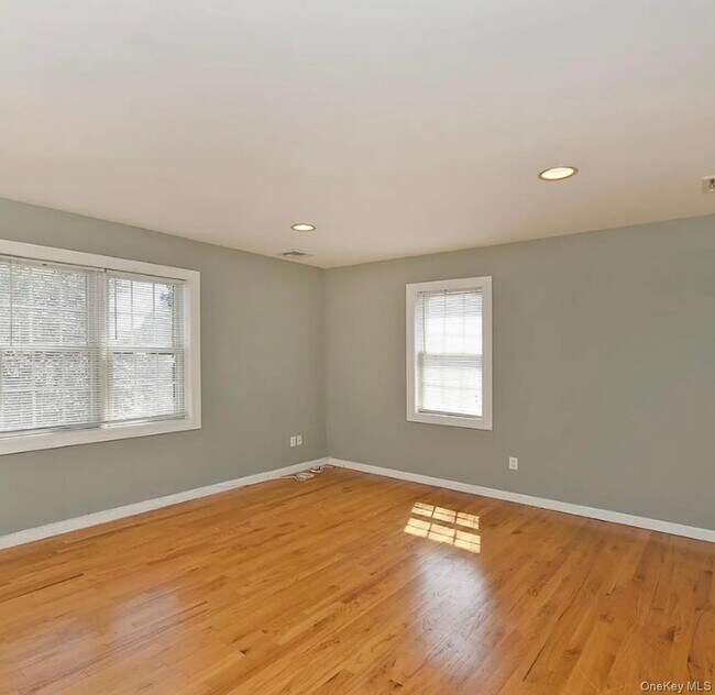 Building Photo - 16A Inwood Rd