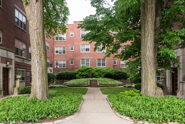 Building Photo - The Hampton Parkway Apartments