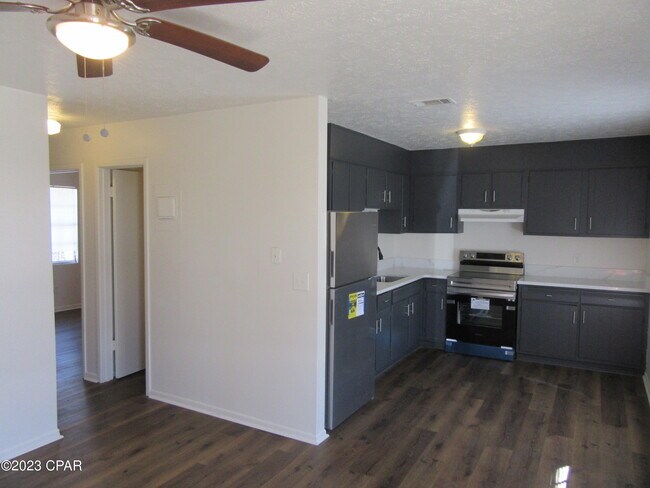 Building Photo - 2814 N Panama Ave