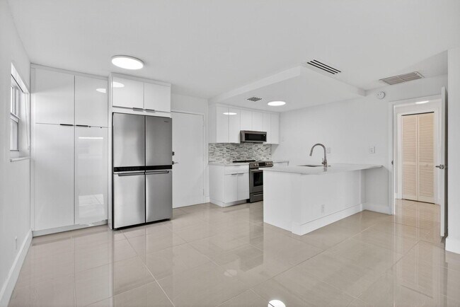 Foto del edificio - 3212 NE 12th St