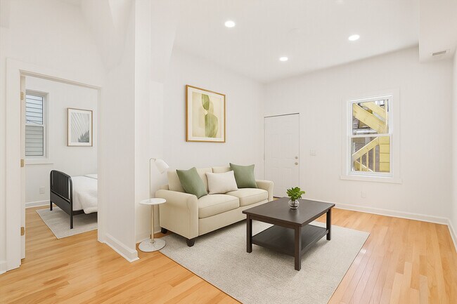 Foto del edificio - 2617 W Fullerton Ave