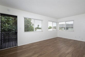 Building Photo - 962 Opal St