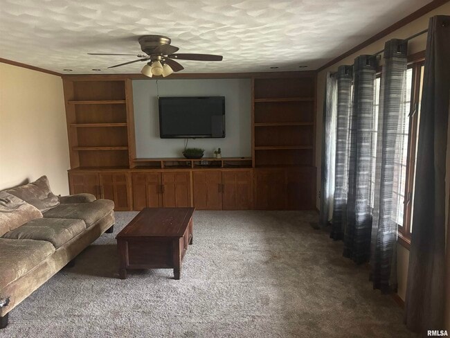 Foto del edificio - 705 Crestview Dr