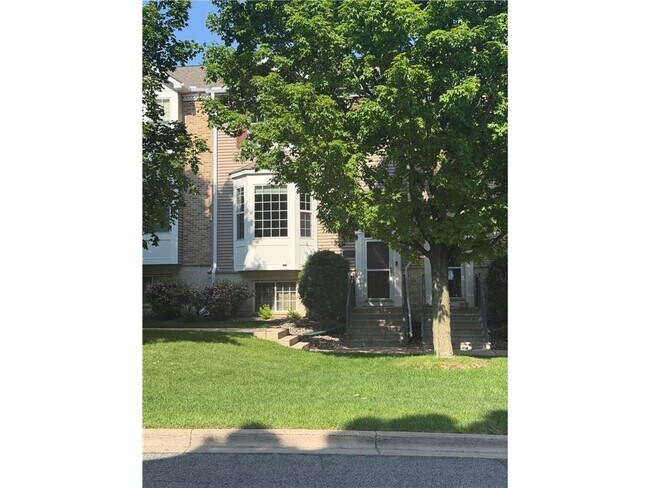 Building Photo - 15608 Prospect Rd