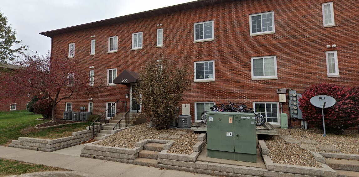 200 Grandview Ct Unit 200, Iowa City, IA 52246 Apartments in Iowa