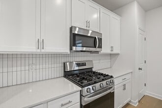 Building Photo - 10724 Henslowe Ave S