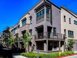 Building Photo - 1107 Artemisia Ter