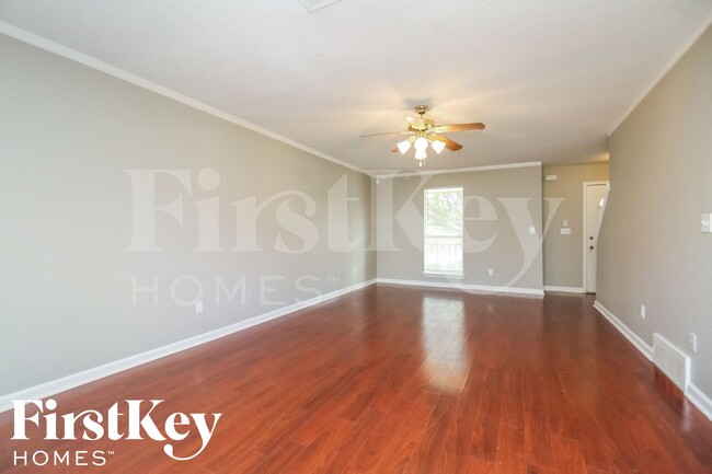 Foto del edificio - 5153 Grand Pines Dr