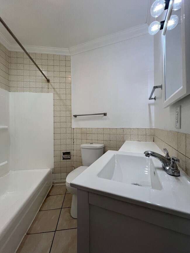 Foto del edificio - 1333 E 2nd St