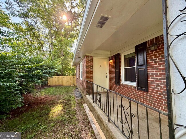 Foto del edificio - 99 Norwood Ave NE