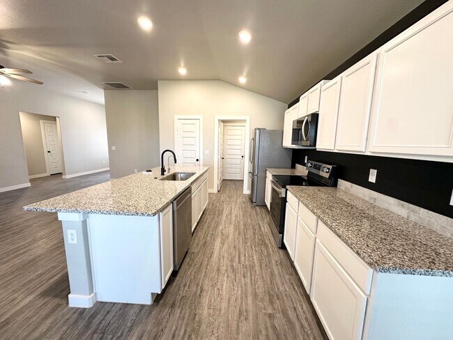 Foto del edificio - 5813 Briscoe Rd