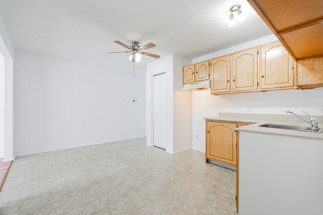 Building Photo - 40 Rue Racine