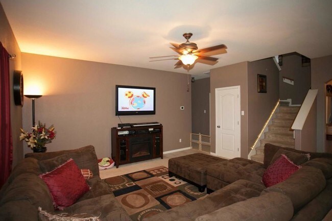 Building Photo - 325 Tranquility Mountain