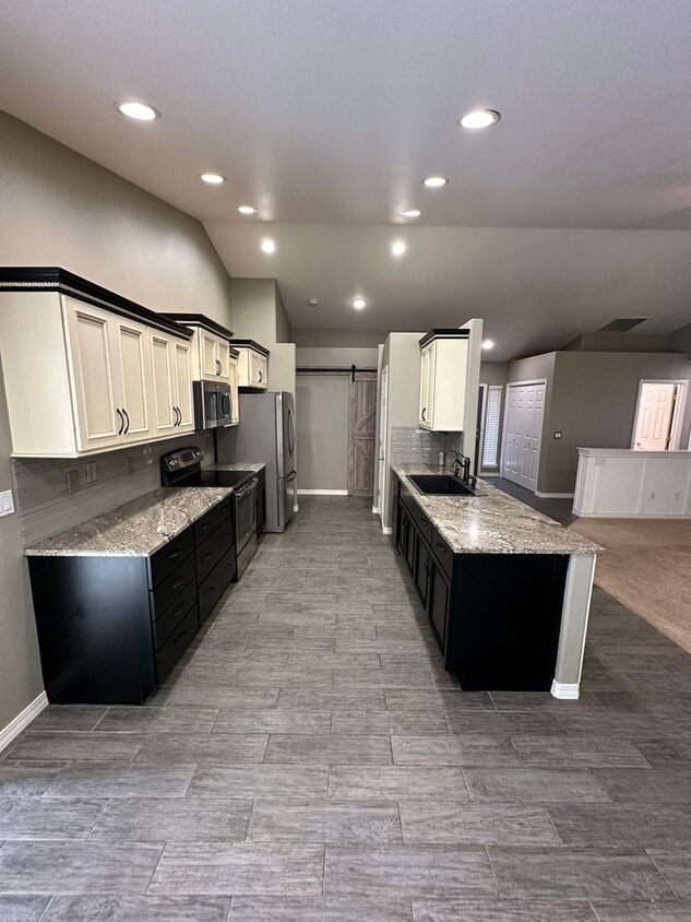Primary Photo - 3B/2B Home in downtown Eagle!