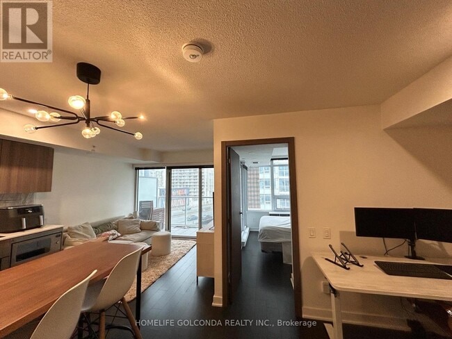 Photo du bâtiment - 19 Bathurst St