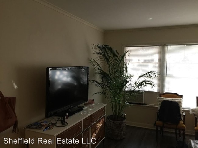 Building Photo - 1 br, 1 bath Apartment - 5327 Ashby #5