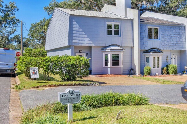 Foto del edificio - 133 Oak St