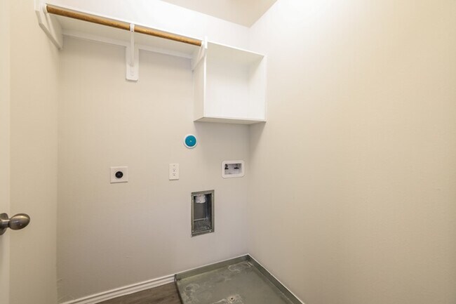 Foto del edificio - 2622 Camrola Wy