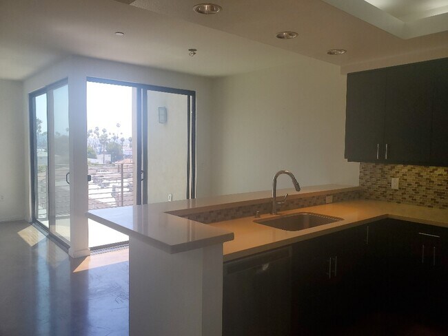 Building Photo - 5420 Harold Way