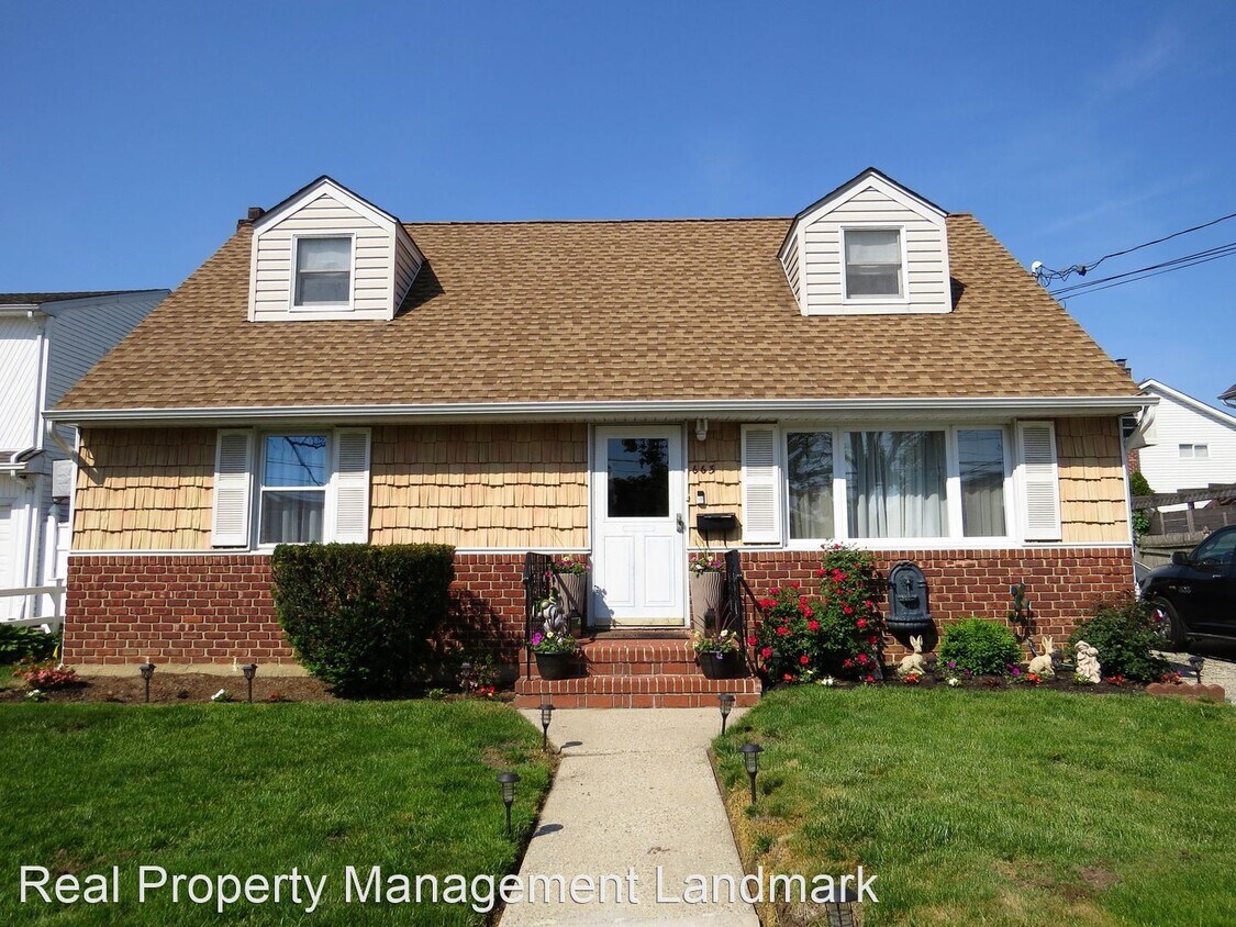 Primary Photo - 1 br, 1 bath House - 663 East Meadow Ave 2...