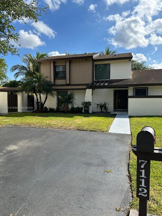 Primary Photo - 7112 SW 127th Pl