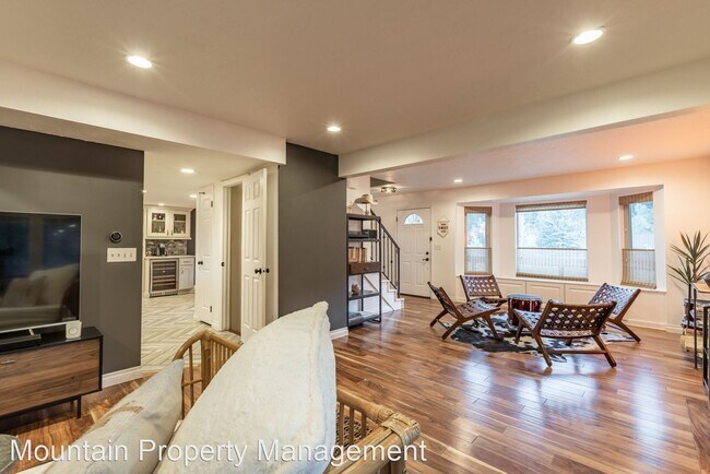 Building Photo - 4 br, 4 bath House - 265 Woodland Drive
