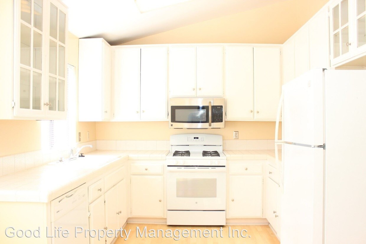 Primary Photo - 2 br, 2 bath House - 4081 Ohio St Unit 8