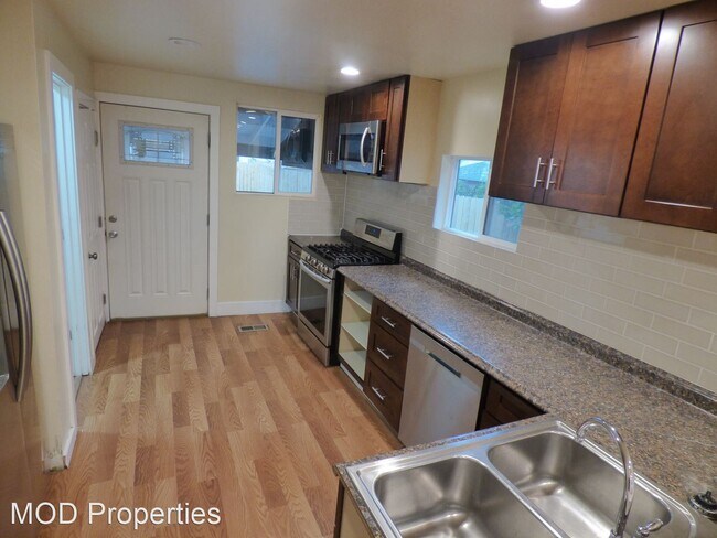 Foto del edificio - 2 br, 1 bath House - 4528 N. Sherman Street