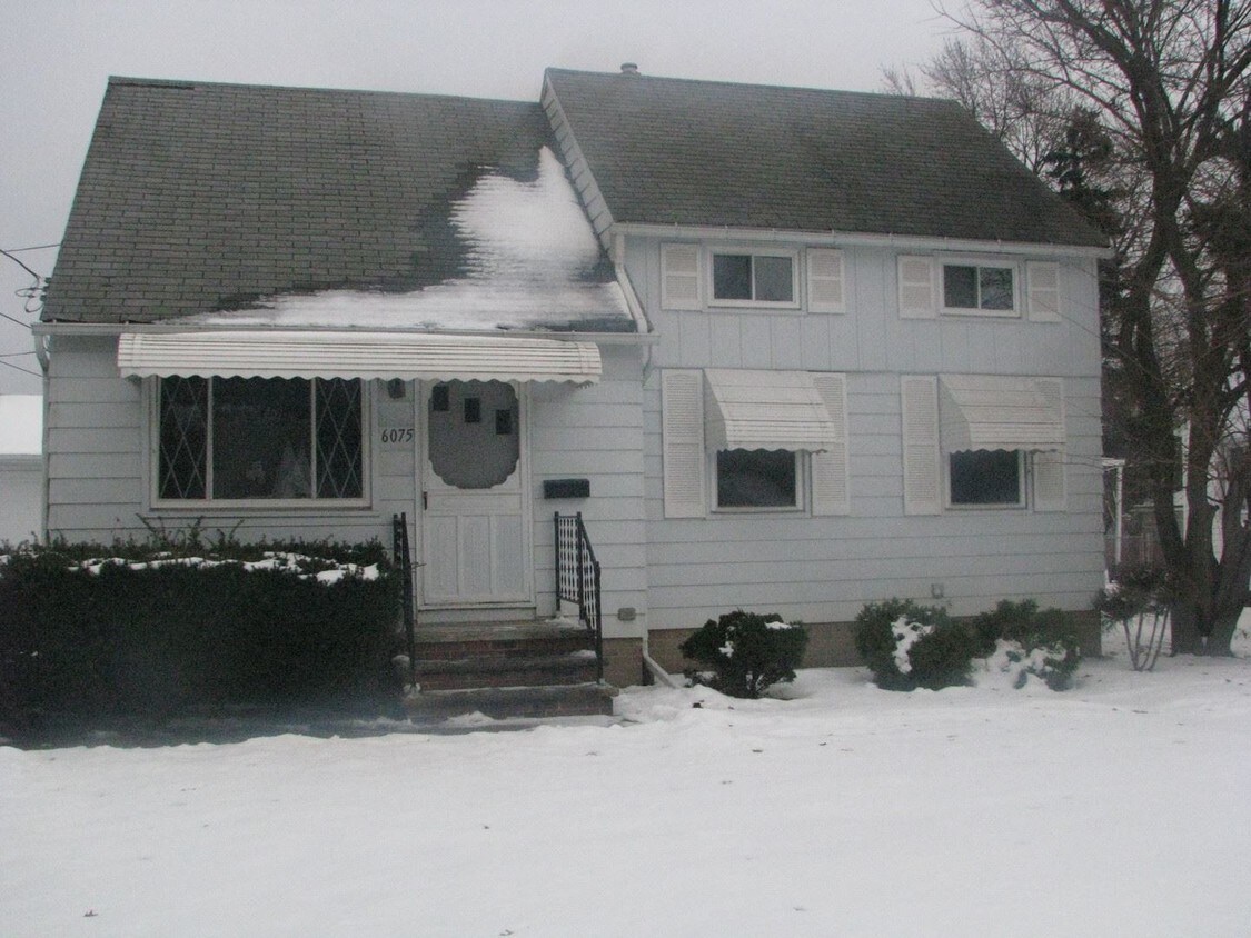 Primary Photo - 6075 Dunham Rd