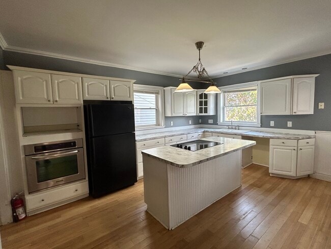Kitchen p1 - 225 S Main Ave