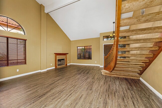 Building Photo - 1242 W Sandtrap Way