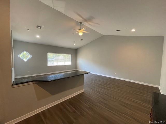 Building Photo - 316 Centre Ct