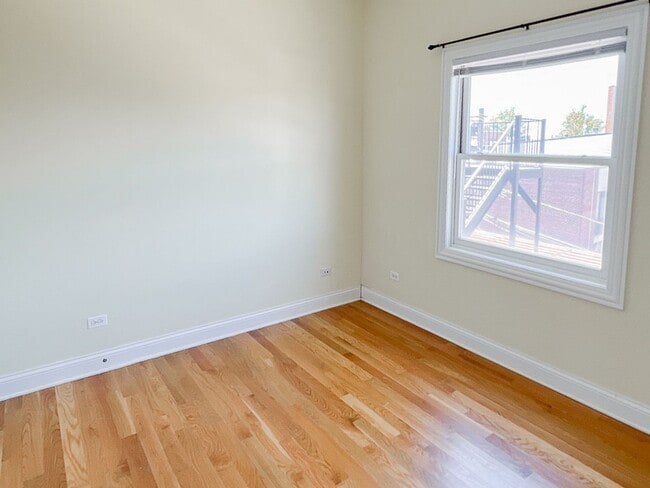 Photo - 2328 N Greenview Ave Apartment
