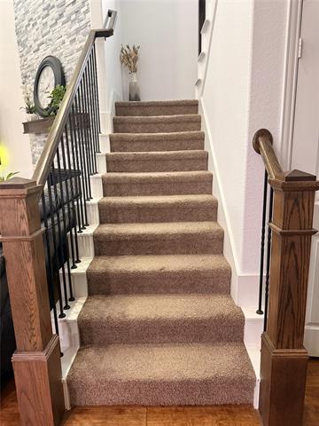 Foto del edificio - 325 Augusta Ct