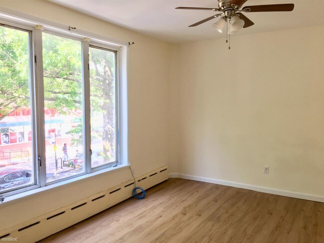 Foto del edificio - 3 br, 1 bath  - 1420 Newkirk Ave