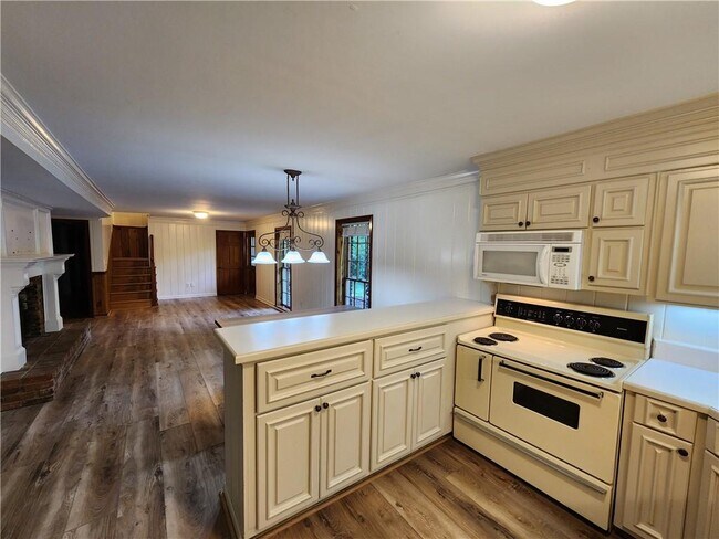 Building Photo - 3585 Abbotts Bridge Rd