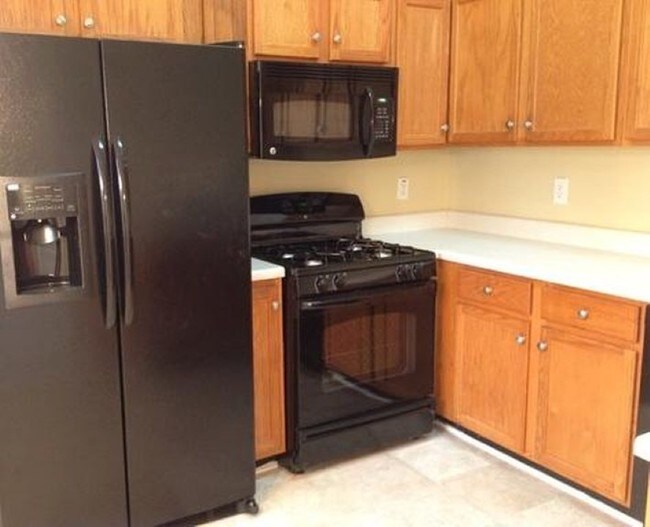 Building Photo - 7225 Cedar Forest Dr