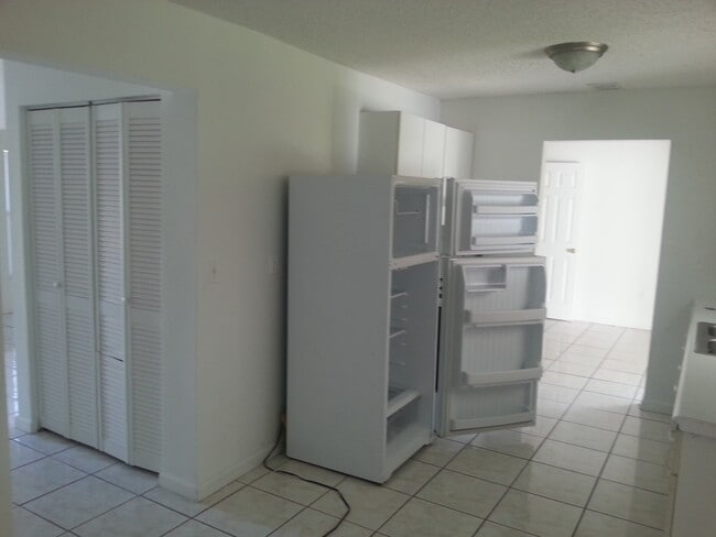 Photo - 4/3 Single Home at Poinciana AVAILABLE NOW