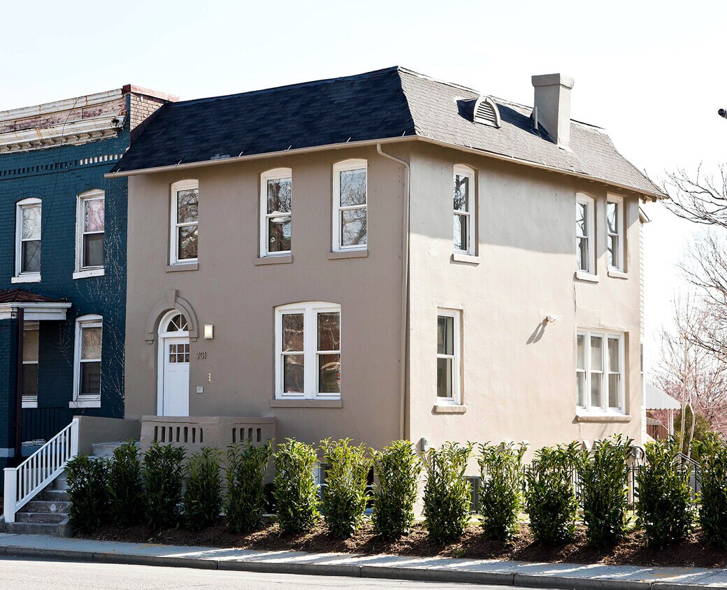 Primary Photo - 701 Florida Ave NE