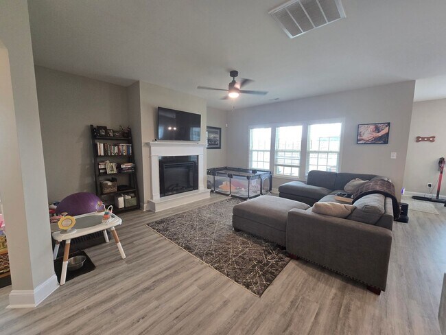 Foto del edificio - 135 Meadow Sage St