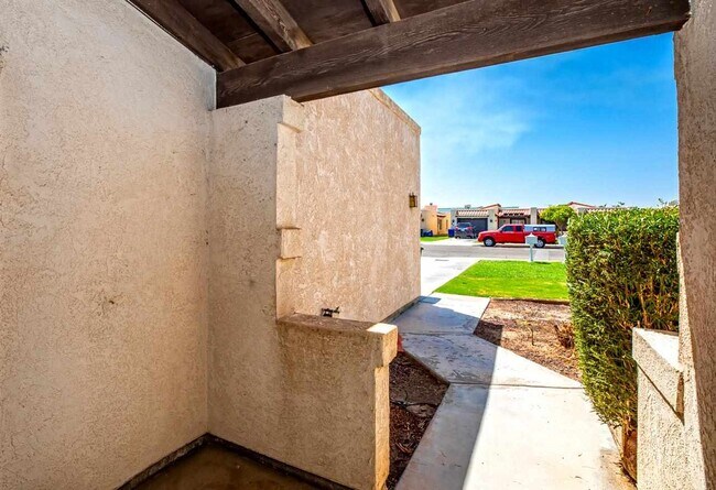 Foto del edificio - 502 W 37th St