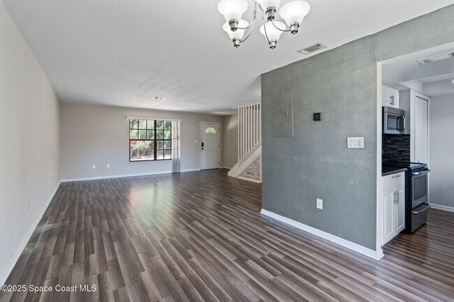 Foto del edificio - 1300 Arlington Ln NE
