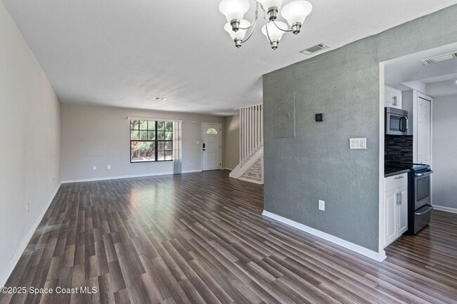 Building Photo - 1300 Arlington Ln NE