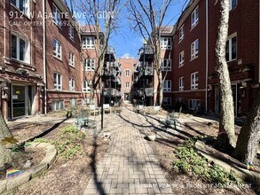 Building Photo - 912 W Agatite Ave